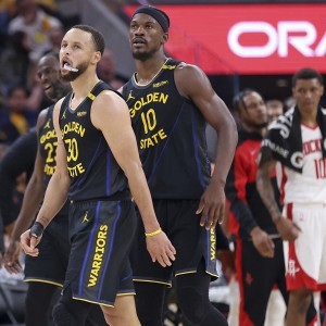 ESPN：勇士无库里时进攻瘫痪 巴特勒的到来解决了难题